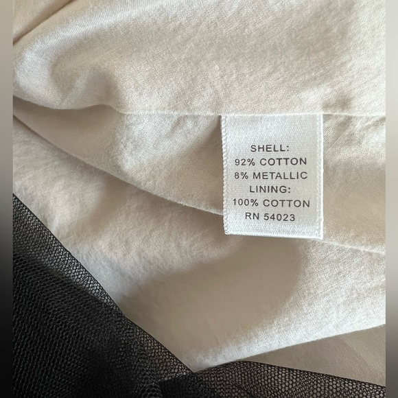 Banana Republic Strapless Crinkled Velvet dress with tulle underskirt, size 4 - Picture 11 of 16